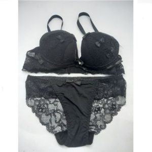 Ensemble Brassière Et Dessous En Dentelle -noir